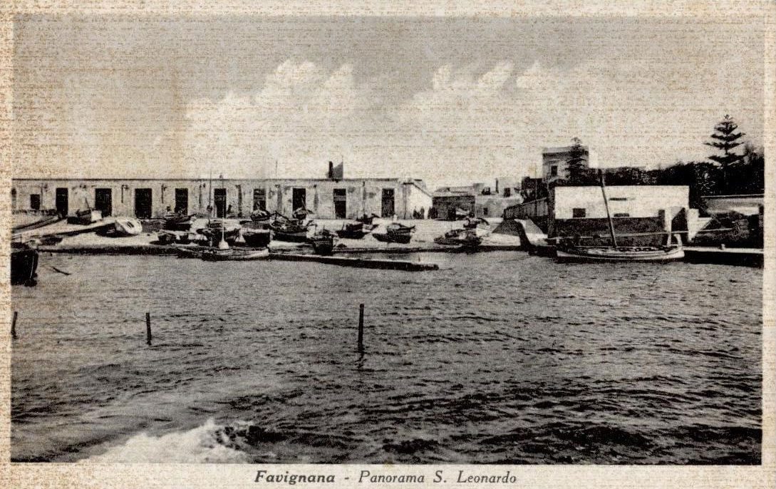Favignana Pretti molo San Leonardo foto vecchia barche porto
